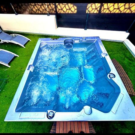 La Maison Du Faubourg Jacuzzi Vitry-le-Francois Luaran gambar