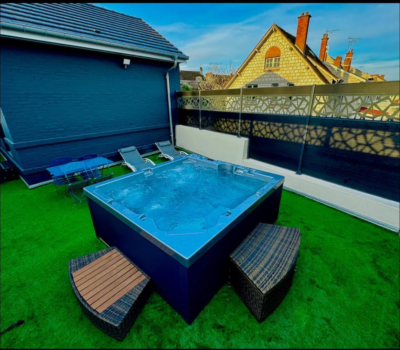 La Maison Du Faubourg Jacuzzi Vitry-le-Francois Luaran gambar