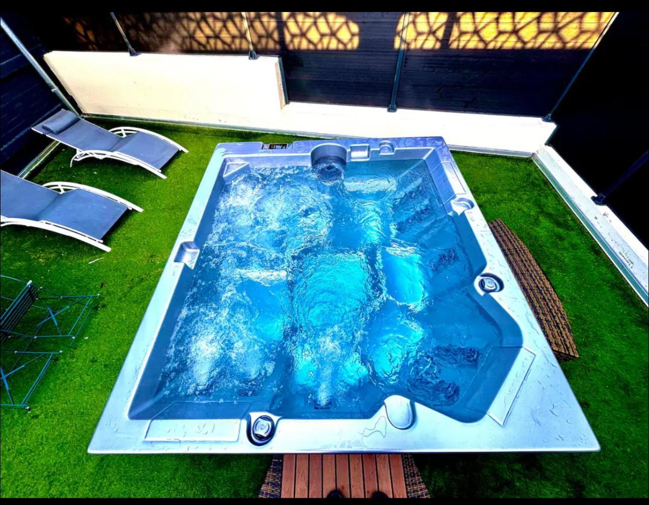 La Maison Du Faubourg Jacuzzi Vitry-le-Francois Luaran gambar