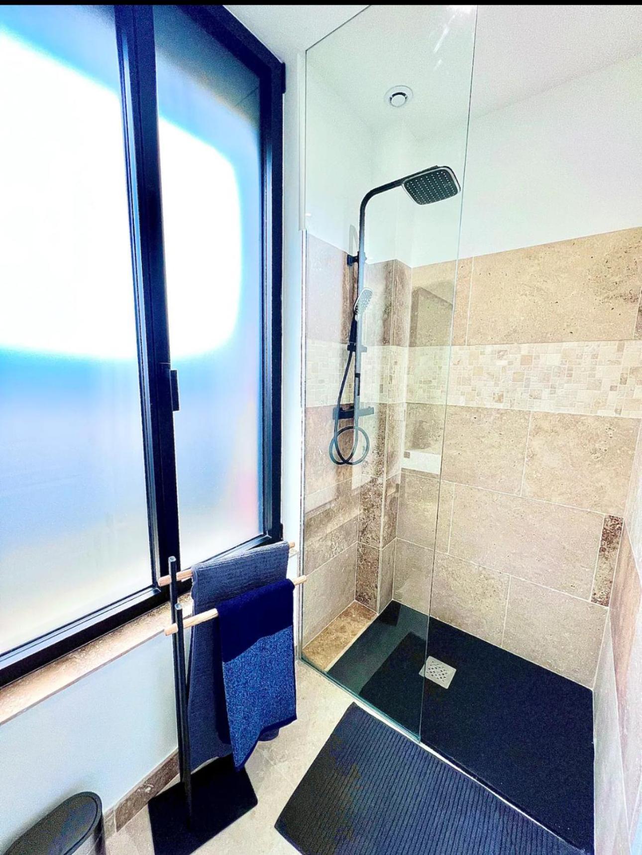 La Maison Du Faubourg Jacuzzi Vitry-le-Francois Luaran gambar